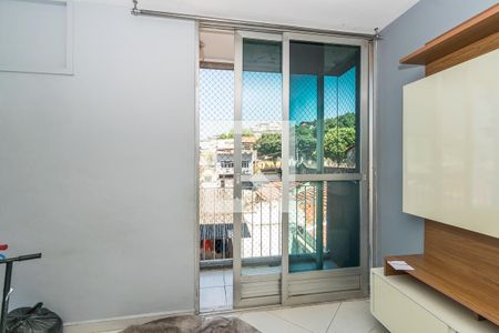 Sala de apartamento à venda com 2 quartos, 60m² em Olaria, Rio de Janeiro