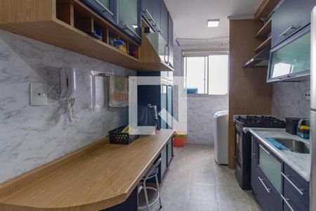 Cozinha e área de serviço de apartamento para alugar com 2 quartos, 58m² em Jardim Roberto, Osasco