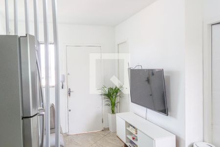 Sala/Cozinha de apartamento para alugar com 2 quartos, 35m² em Vila Esperança, São Paulo