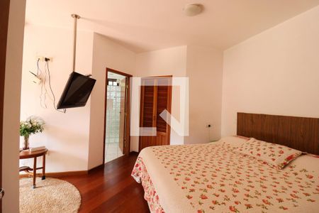 Casa de condomínio à venda com 6000m², 5 quartos e 10 vagas Casa de condomínio à venda com 6000m², 5 quartos e 10 vagasSuíte