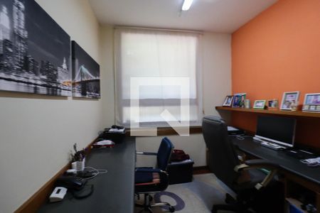 Casa de condomínio à venda com 6000m², 5 quartos e 10 vagas Casa de condomínio à venda com 6000m², 5 quartos e 10 vagasEscritório