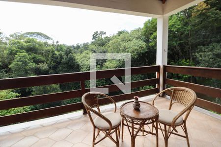 Casa de condomínio à venda com 6000m², 5 quartos e 10 vagas Casa de condomínio à venda com 6000m², 5 quartos e 10 vagasSacada