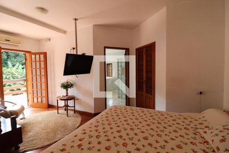 Casa de condomínio à venda com 6000m², 5 quartos e 10 vagas Casa de condomínio à venda com 6000m², 5 quartos e 10 vagasSuíte