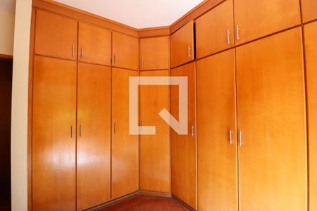 Casa de condomínio à venda com 6000m², 5 quartos e 10 vagas Casa de condomínio à venda com 6000m², 5 quartos e 10 vagasQuarto 2