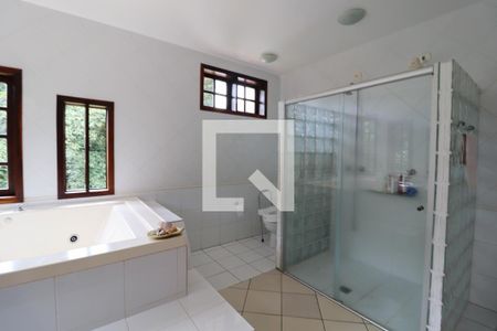 Casa de condomínio à venda com 6000m², 5 quartos e 10 vagas Casa de condomínio à venda com 6000m², 5 quartos e 10 vagasSuíte