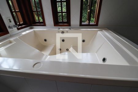 Casa de condomínio à venda com 6000m², 5 quartos e 10 vagas Casa de condomínio à venda com 6000m², 5 quartos e 10 vagasSuíte