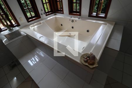 Casa de condomínio à venda com 6000m², 5 quartos e 10 vagas Casa de condomínio à venda com 6000m², 5 quartos e 10 vagasSuíte