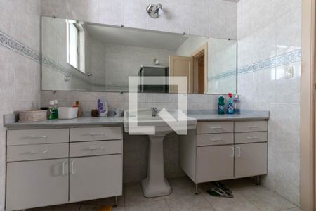 Banheiro de apartamento à venda com 3 quartos, 110m² em Centro, Belo Horizonte