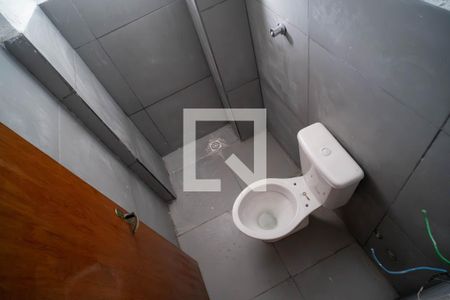 Banheiro de kitnet/studio para alugar com 1 quarto, 40m² em Vila Romana, São Paulo