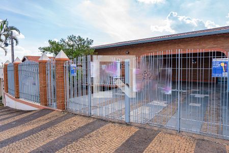 Fachada de casa à venda com 3 quartos, 260m² em Jardim do Lago, Campinas