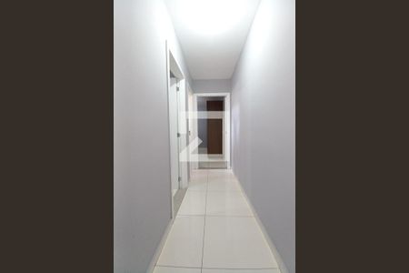 Corredor de apartamento à venda com 2 quartos, 48m² em Jardim Ipaussurama, Campinas
