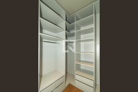 Closet de apartamento para alugar com 2 quartos, 68m² em Boa Vista, Porto Alegre