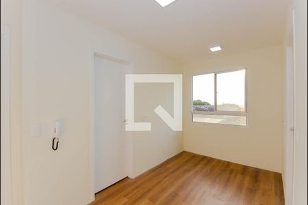 Sala de apartamento para alugar com 2 quartos, 36m² em Vila das Bandeiras, Guarulhos