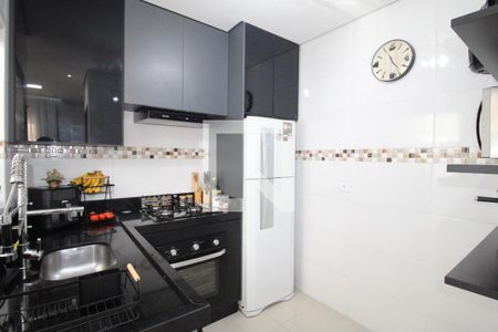 Cozinha de casa de condomínio à venda com 2 quartos, 54m² em Parque Paineiras, São Paulo