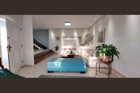 Sala 1 de casa para alugar com 4 quartos, 273m² em Vila Marina, Santo André