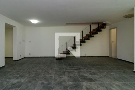 Casa à venda com 198m², 3 quartos e 2 vagasSala
