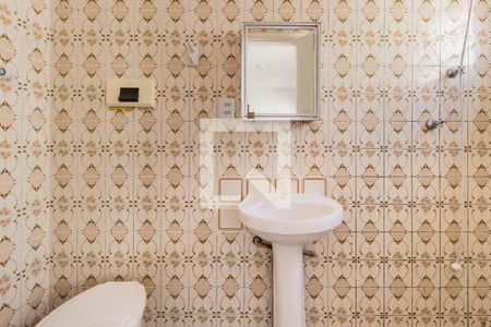 Banheiro de apartamento para alugar com 1 quarto, 34m² em Jardim Dona Leopoldina, Porto Alegre