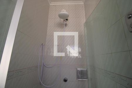 Chuveiro banheiro da suíte de casa para alugar com 3 quartos, 155m² em Vila do Castelo, São Paulo