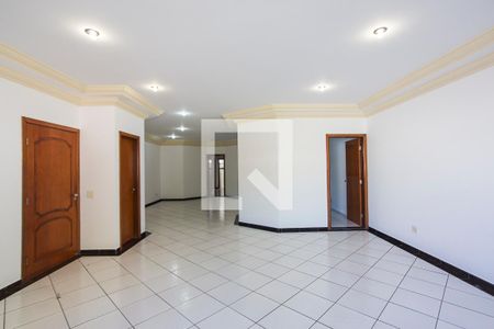 Sala 1 de casa para alugar com 4 quartos, 270m² em Jardim Karaíba, Uberlândia