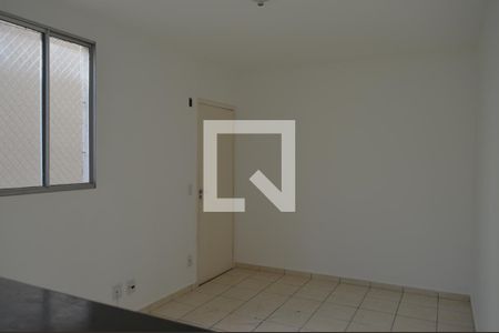 Sala de apartamento para alugar com 2 quartos, 50m² em Cabral, Contagem
