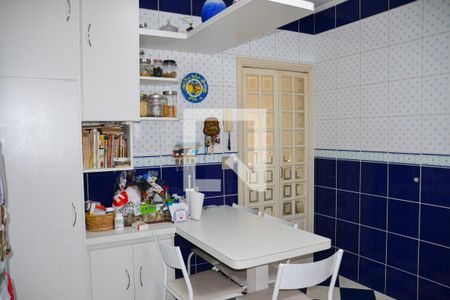 Casa à venda com 332m², 3 quartos e 4 vagas Casa à venda com 332m², 3 quartos e 4 vagasCozinha