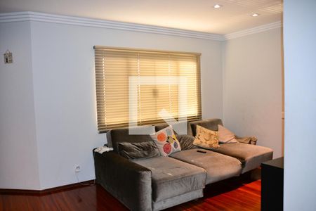 Casa à venda com 332m², 3 quartos e 4 vagas Casa à venda com 332m², 3 quartos e 4 vagasSala de TV