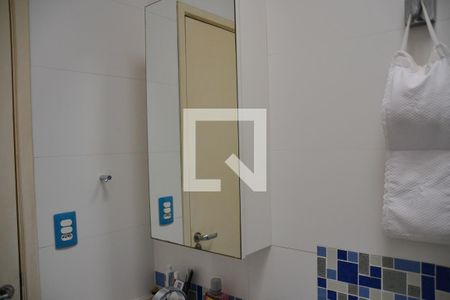 Casa à venda com 332m², 3 quartos e 4 vagas Casa à venda com 332m², 3 quartos e 4 vagasBanheiro Social