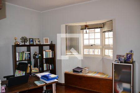 Casa à venda com 332m², 3 quartos e 4 vagas Casa à venda com 332m², 3 quartos e 4 vagasEscritório