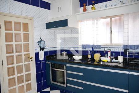 Casa à venda com 332m², 3 quartos e 4 vagas Casa à venda com 332m², 3 quartos e 4 vagasCozinha