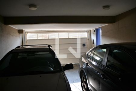 Casa à venda com 332m², 3 quartos e 4 vagas Casa à venda com 332m², 3 quartos e 4 vagasGaragem