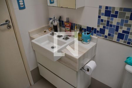 Casa à venda com 332m², 3 quartos e 4 vagas Casa à venda com 332m², 3 quartos e 4 vagasBanheiro Social