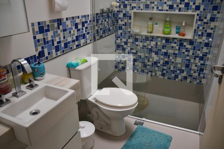 Casa à venda com 332m², 3 quartos e 4 vagas Casa à venda com 332m², 3 quartos e 4 vagasBanheiro Social