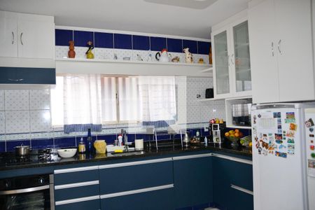 Casa à venda com 332m², 3 quartos e 4 vagas Casa à venda com 332m², 3 quartos e 4 vagasCozinha