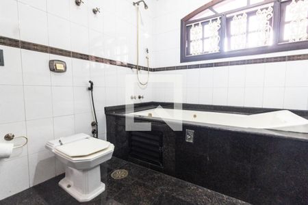 Casa de condomínio à venda com 400m², 4 quartos e 4 vagas Casa de condomínio à venda com 400m², 4 quartos e 4 vagasSuíte