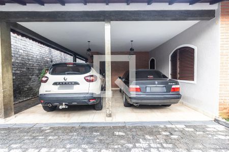 Casa de condomínio à venda com 400m², 4 quartos e 4 vagas Casa de condomínio à venda com 400m², 4 quartos e 4 vagasGaragem