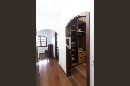 Casa de condomínio à venda com 400m², 4 quartos e 4 vagas Casa de condomínio à venda com 400m², 4 quartos e 4 vagasQuarto 3