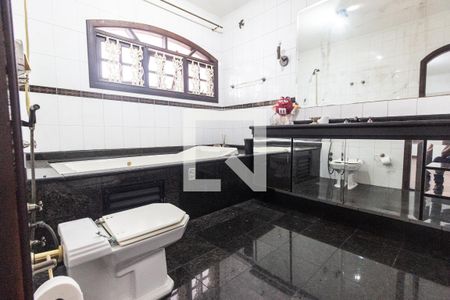 Casa de condomínio à venda com 400m², 4 quartos e 4 vagas Casa de condomínio à venda com 400m², 4 quartos e 4 vagasSuíte