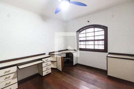 Casa de condomínio à venda com 400m², 4 quartos e 4 vagas Casa de condomínio à venda com 400m², 4 quartos e 4 vagasQuarto 2