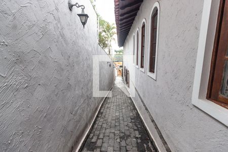 Casa de condomínio à venda com 400m², 4 quartos e 4 vagas Casa de condomínio à venda com 400m², 4 quartos e 4 vagasCorredor