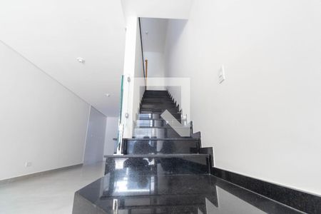 Escada de casa à venda com 2 quartos, 108m² em Vila Santa Teresa (zona Leste), São Paulo