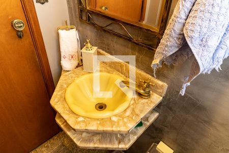 Casa à venda com 196m², 3 quartos e 3 vagas Casa à venda com 196m², 3 quartos e 3 vagasLavabo