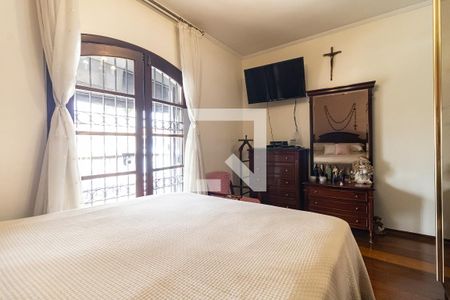 Casa à venda com 196m², 3 quartos e 3 vagas Casa à venda com 196m², 3 quartos e 3 vagasSuíte