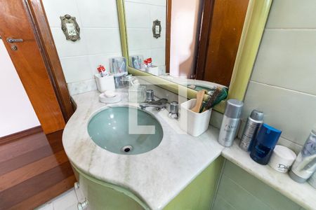Casa à venda com 196m², 3 quartos e 3 vagas Casa à venda com 196m², 3 quartos e 3 vagasBanheiro da Suíte