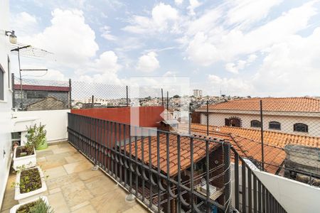 Casa à venda com 196m², 3 quartos e 3 vagas Casa à venda com 196m², 3 quartos e 3 vagasVaranda