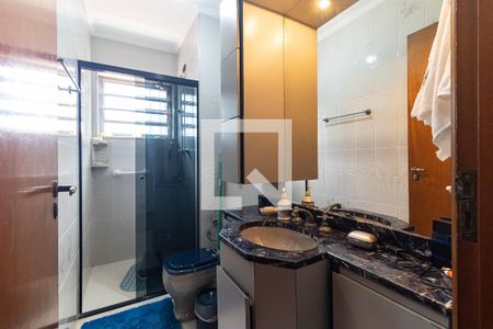 Casa à venda com 196m², 3 quartos e 3 vagas Casa à venda com 196m², 3 quartos e 3 vagasBanheiro Social