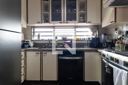 Casa à venda com 196m², 3 quartos e 3 vagas Casa à venda com 196m², 3 quartos e 3 vagasCozinha