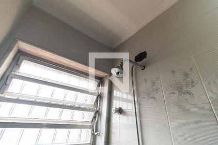 Casa à venda com 196m², 3 quartos e 3 vagas Casa à venda com 196m², 3 quartos e 3 vagasBanheiro Social