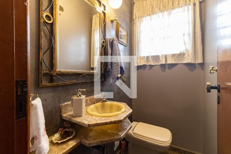 Casa à venda com 196m², 3 quartos e 3 vagas Casa à venda com 196m², 3 quartos e 3 vagasBanheiro Social