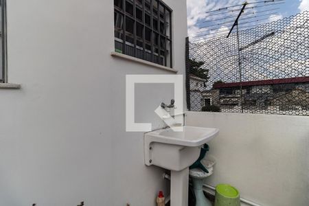 Casa à venda com 196m², 3 quartos e 3 vagas Casa à venda com 196m², 3 quartos e 3 vagasVaranda