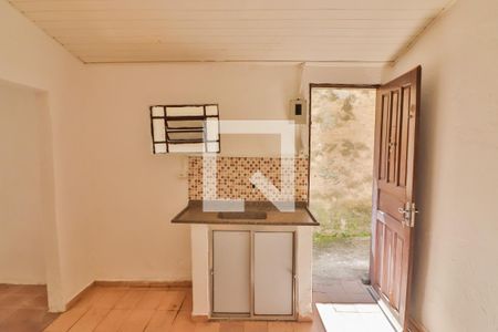 Cozinha de casa para alugar com 1 quarto, 20m² em Vila Indiana, São Paulo
